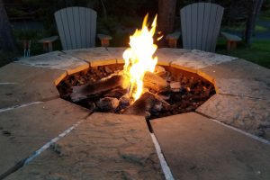 3 Reasons Professionally-Built Fire Pits are Better Than DIY Projects